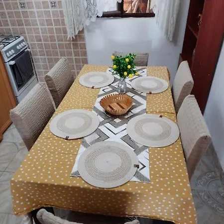 Deniz Manzarali Eylul Apart Gokseki Kas